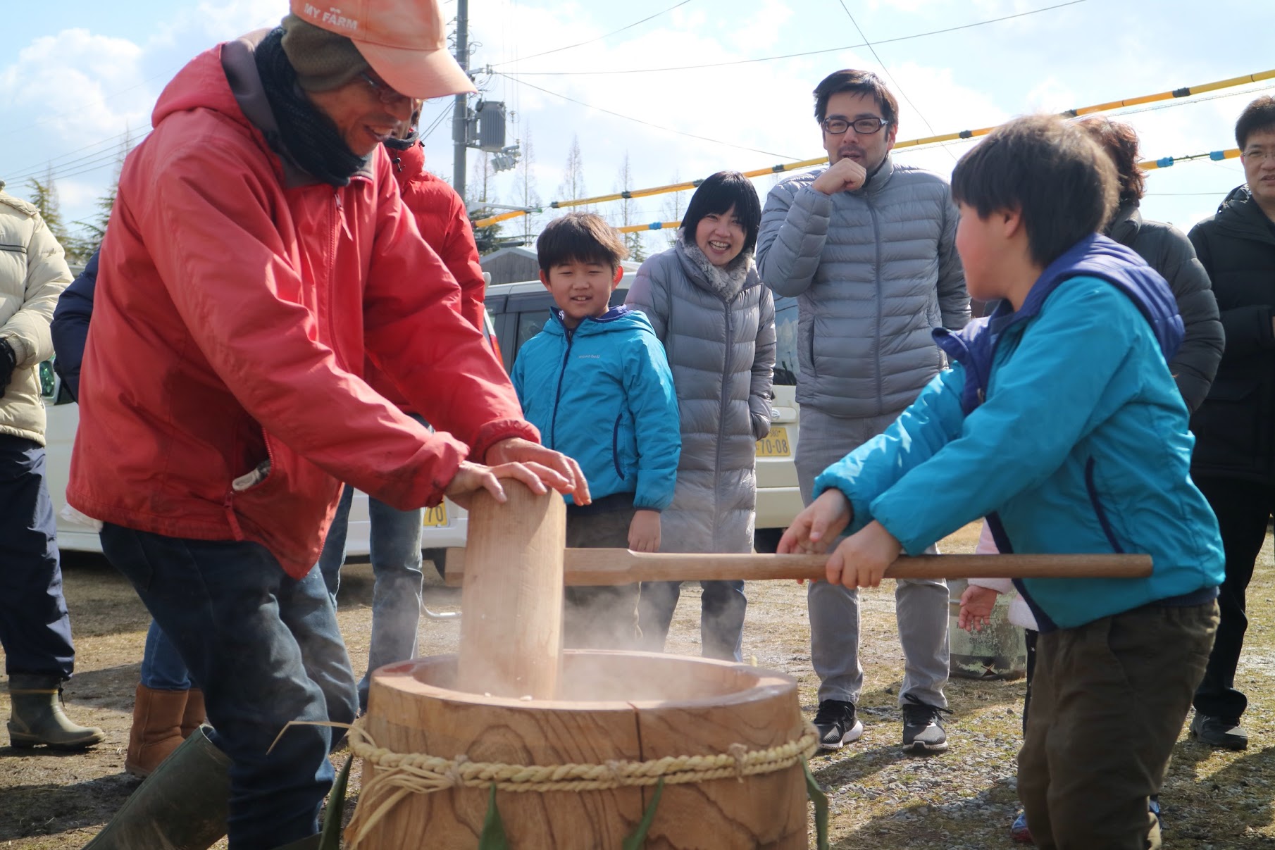 大阪府羽曳野市／農園で収穫したお米でお餅をつくろう！